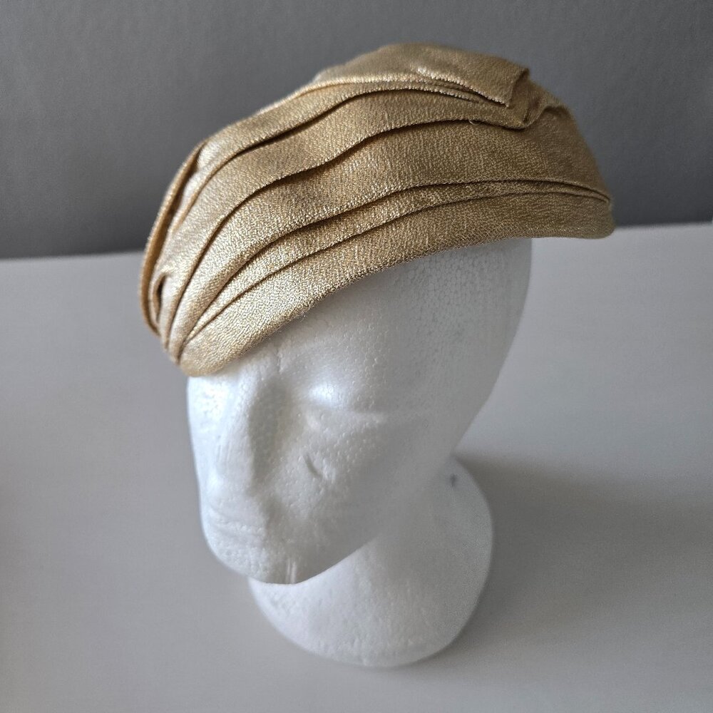 1950s Vintage Cocktail Hat Clam Shell Shape Headpiece